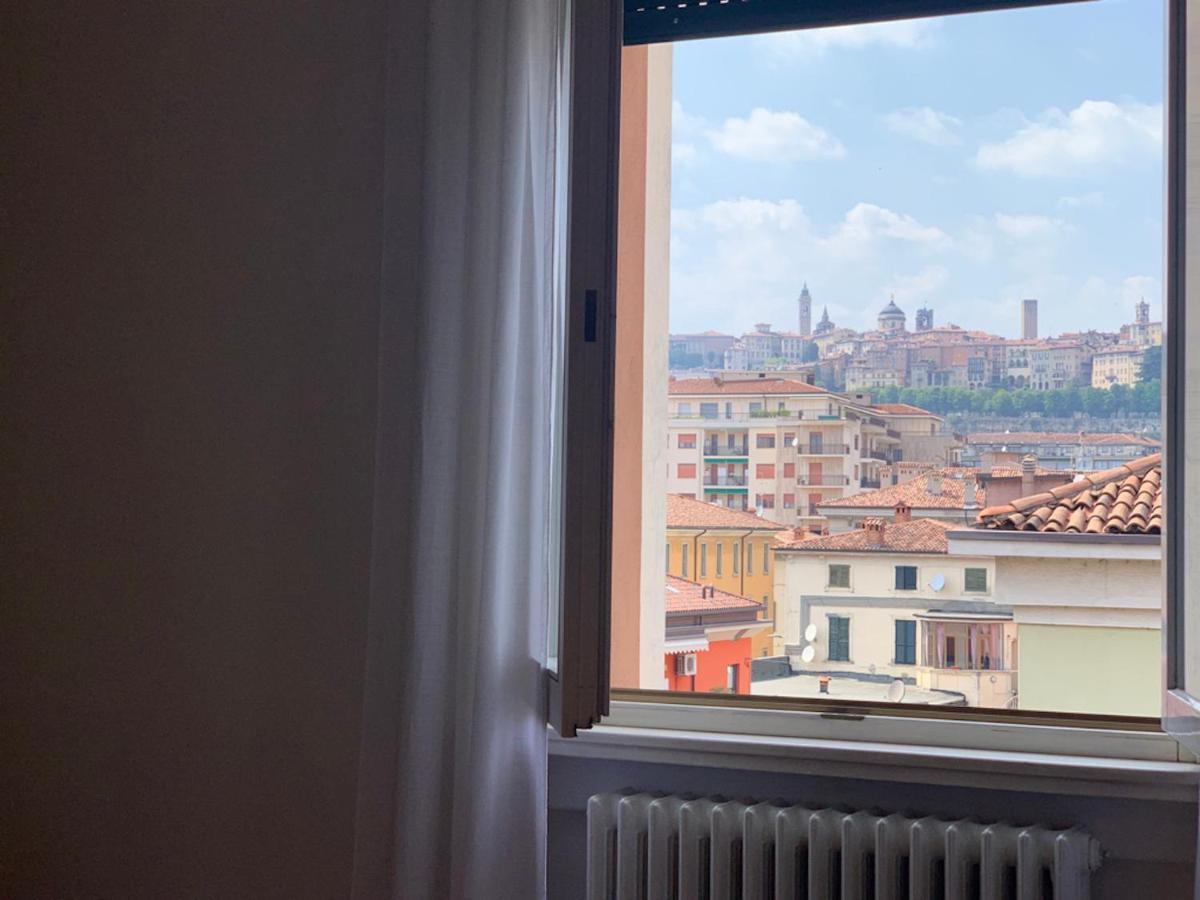 Camozzi Central Apartment Бергамо Екстериор снимка